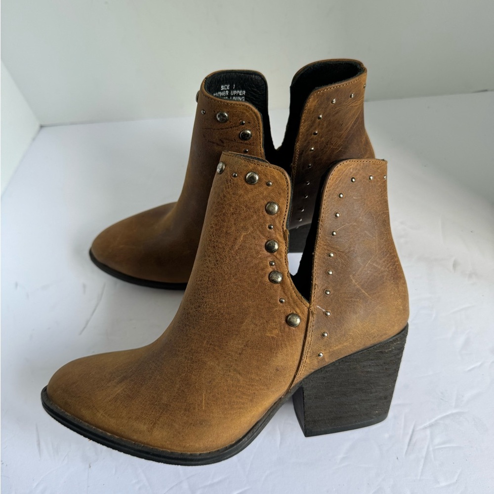 Musse and Cloud Aster Brown Leather Studded Ankle Boots Women's Size 7